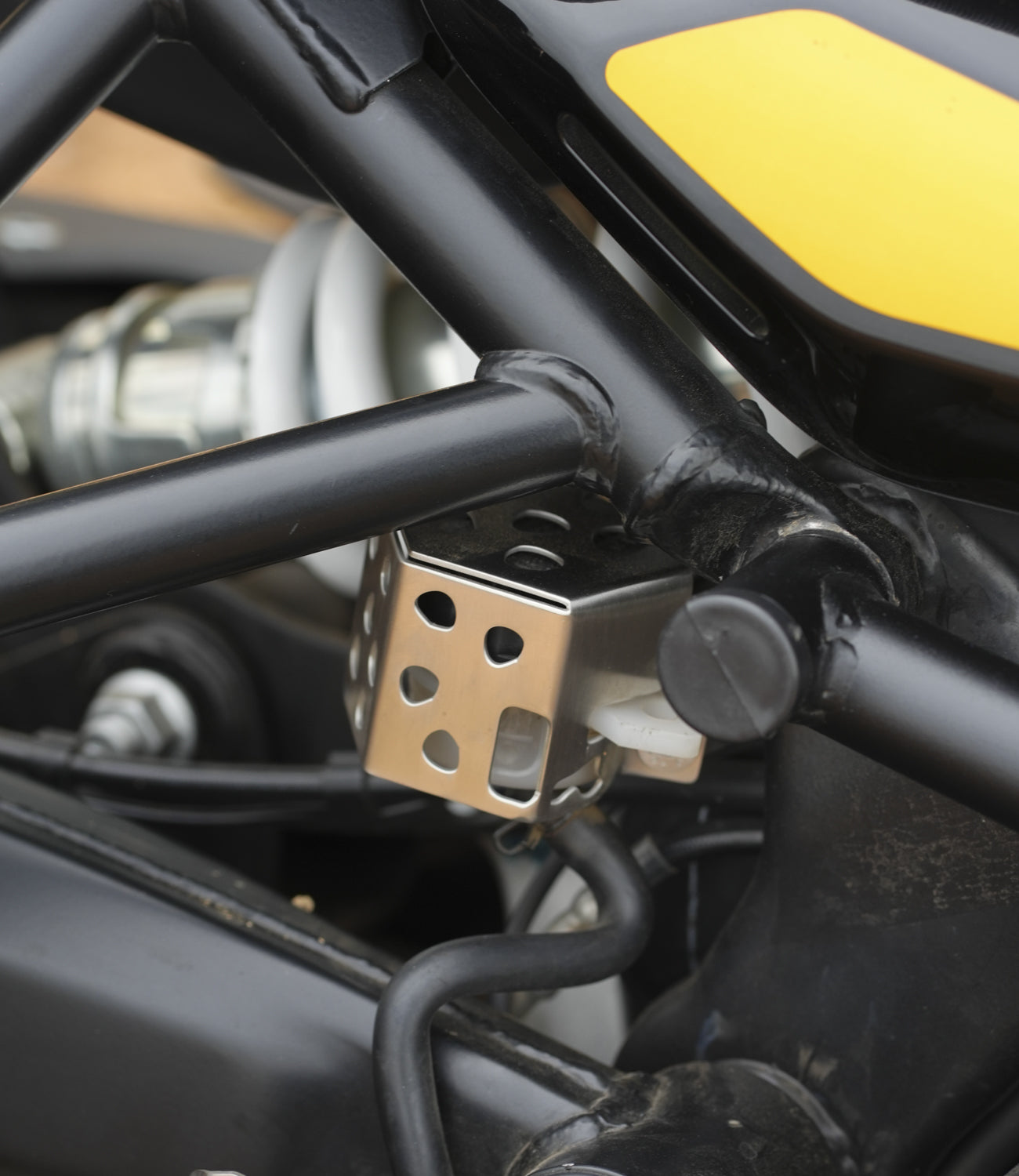 Mototorque Himalayan 450 Reservoir Oil Guard (SS) - view 2