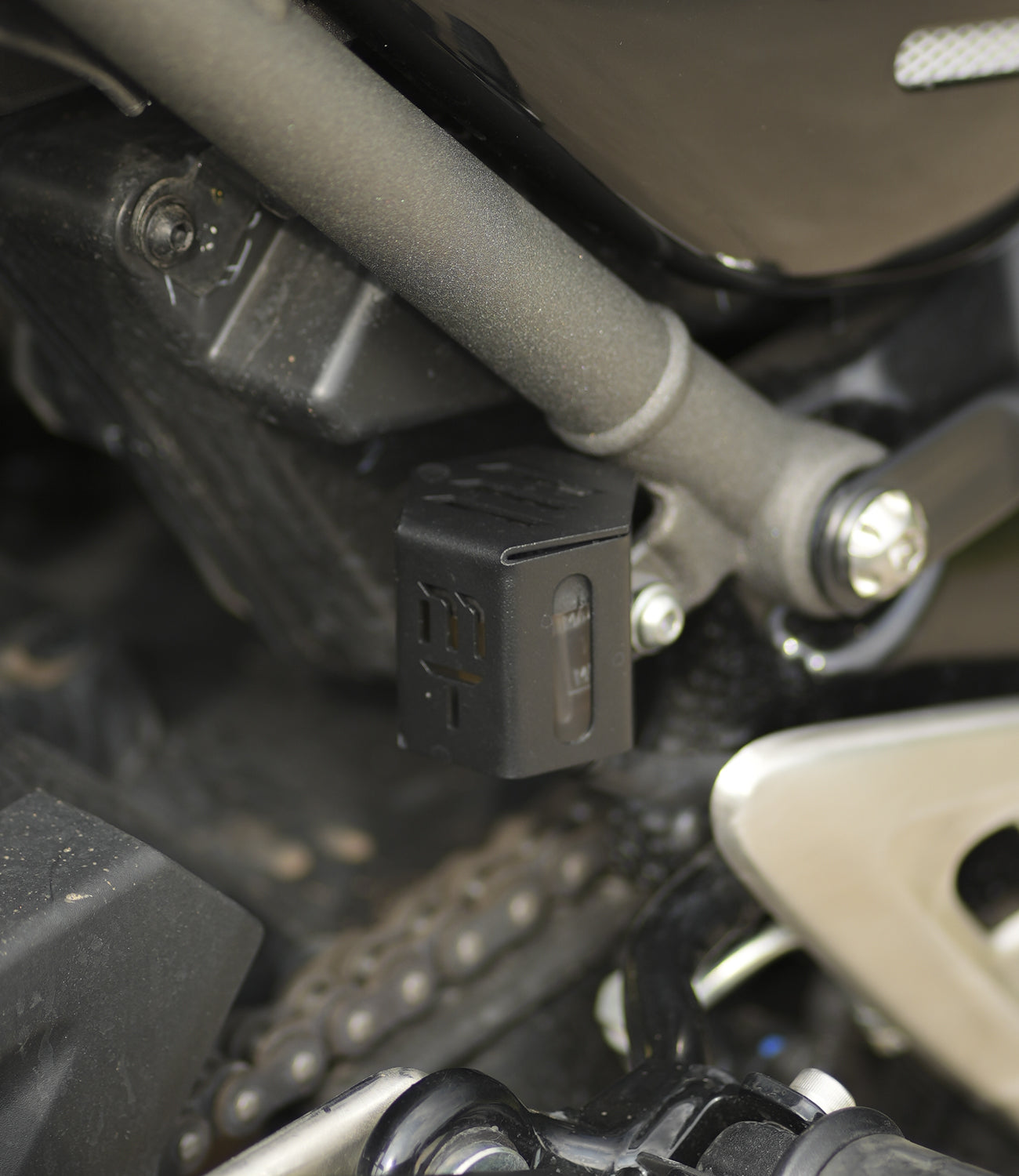 MotoTorque Reservoir Guard (MS) for Triumph Speed 400 — Reservoir Cap Protection