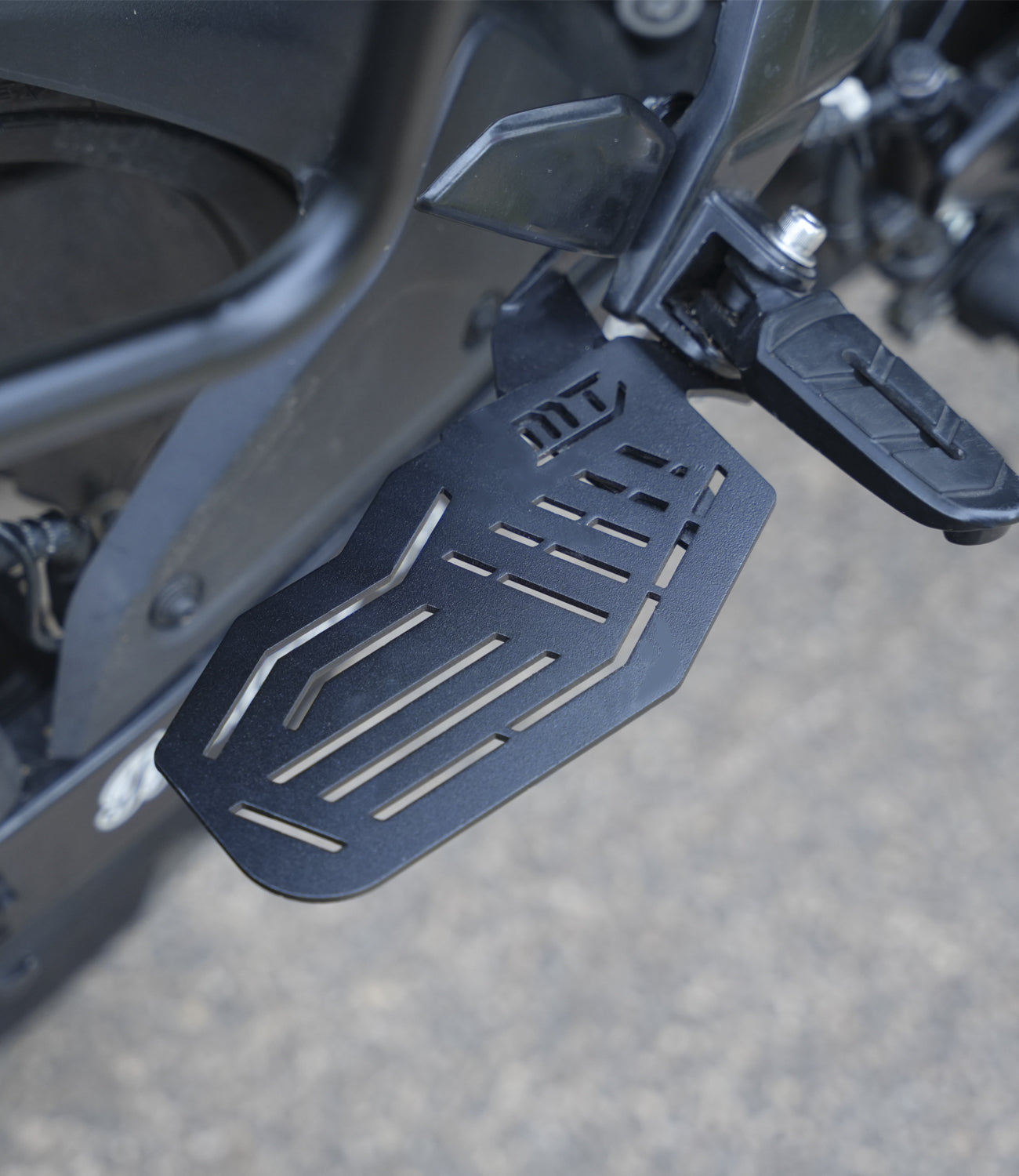 MotoTorque Footrest Set for Bajaj Pulsar NS200 - fitted