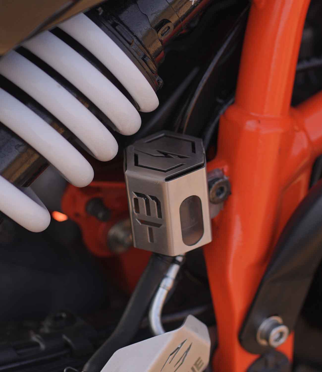 MotoTorque Reservoir Guard (Stainless Steel) for KTM Duke 250/390 Gen-3 — Reservoir Protection