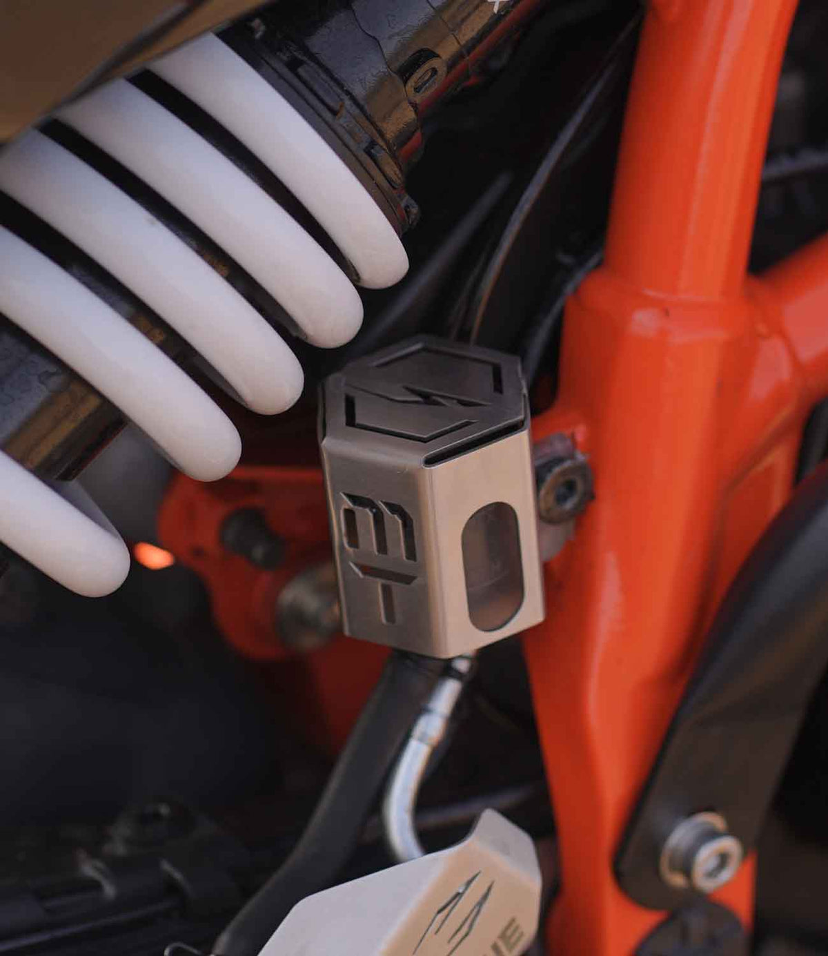 MotoTorque Reservoir Guard (Stainless Steel) for KTM Duke 250/390 Gen-3 — Reservoir Protection