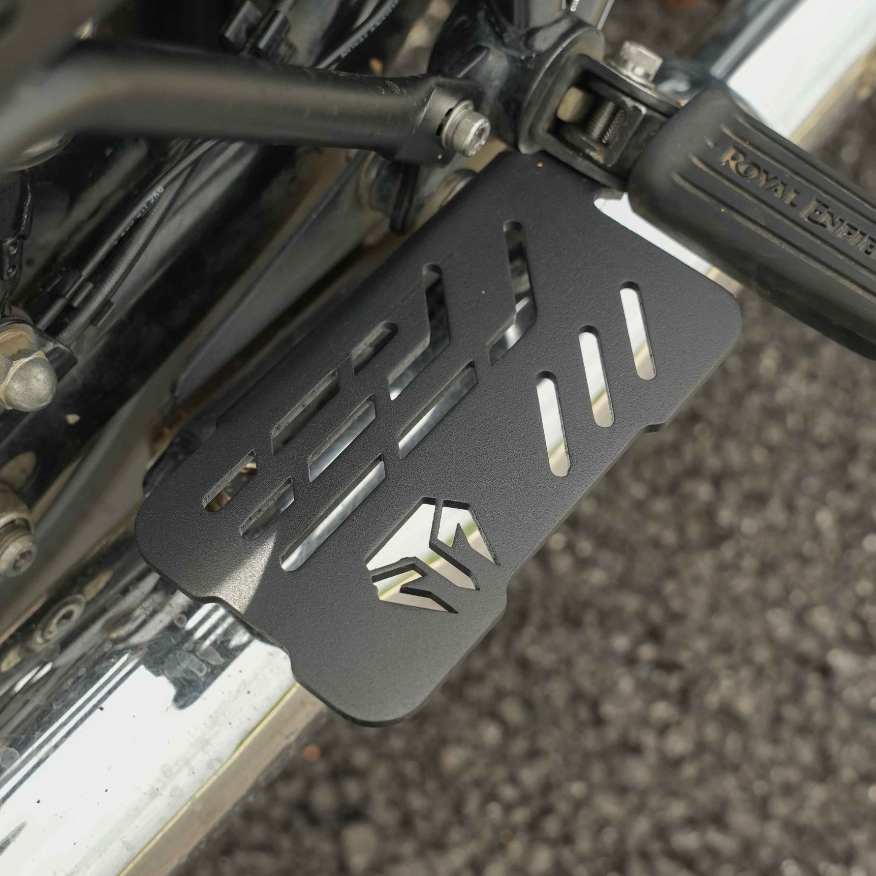 MotoTorque Footrest (Right Side) for Royal Enfield Meteor 350 — Rider Footpeg Upgrade